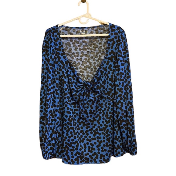 😍5/$10 Ava & Viv Blue Dot Long Sleeve Sweetheart Neck Tie Front Blouse 3X - Picture 9 of 9